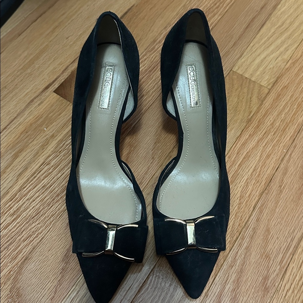 Black Pointed Toe Heels with Bow Accent